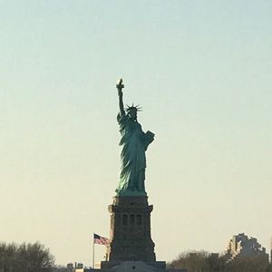 Meet your Posher, Delona